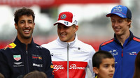 Daniel Ricciardo, Marcus Ericsson a Brendon Hartley ve Španělsku