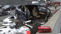 Snímky požárem poškozené Tesly Model X