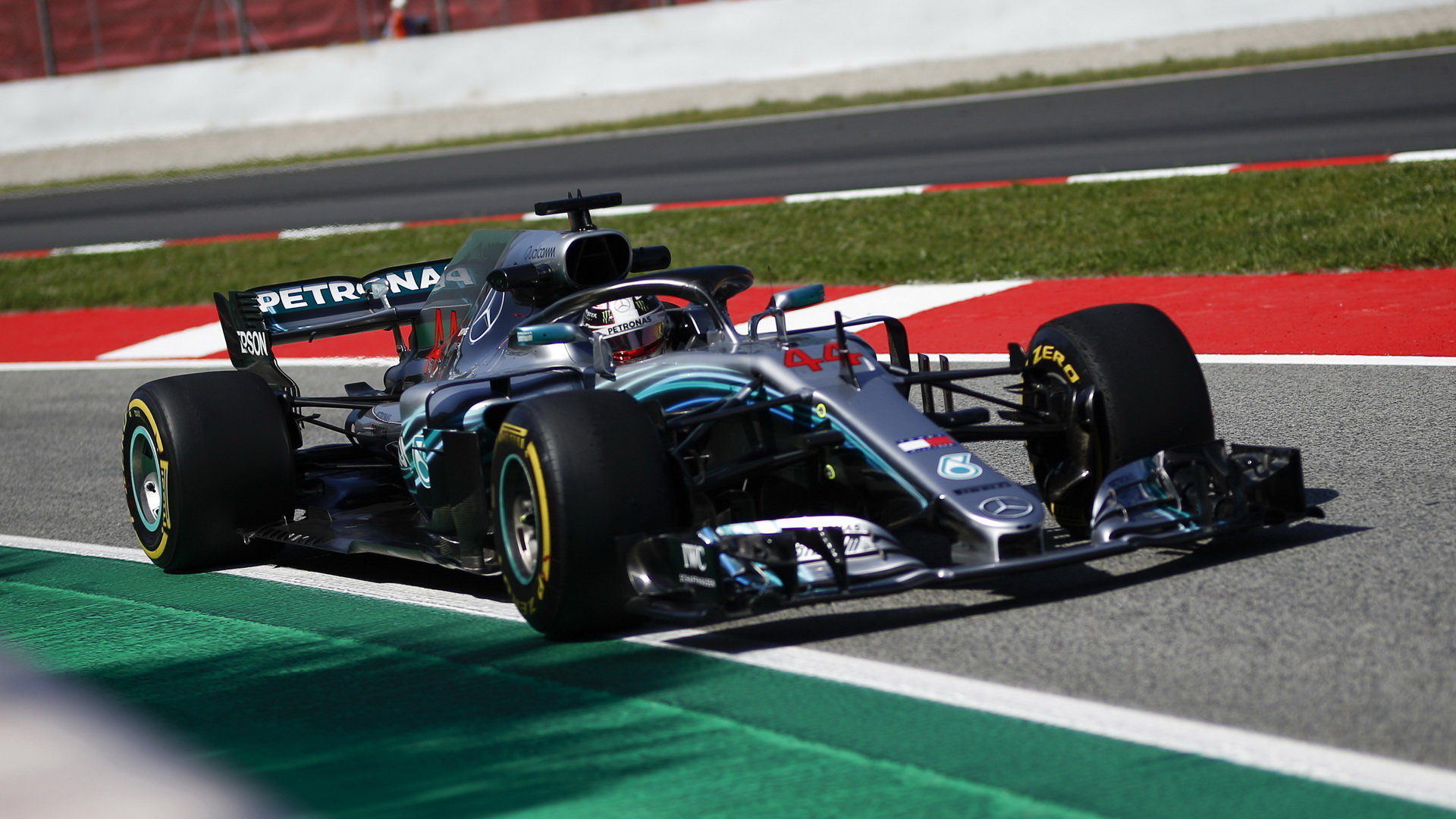 Lewis Hamilton v kvalifikaci ve Španělsku