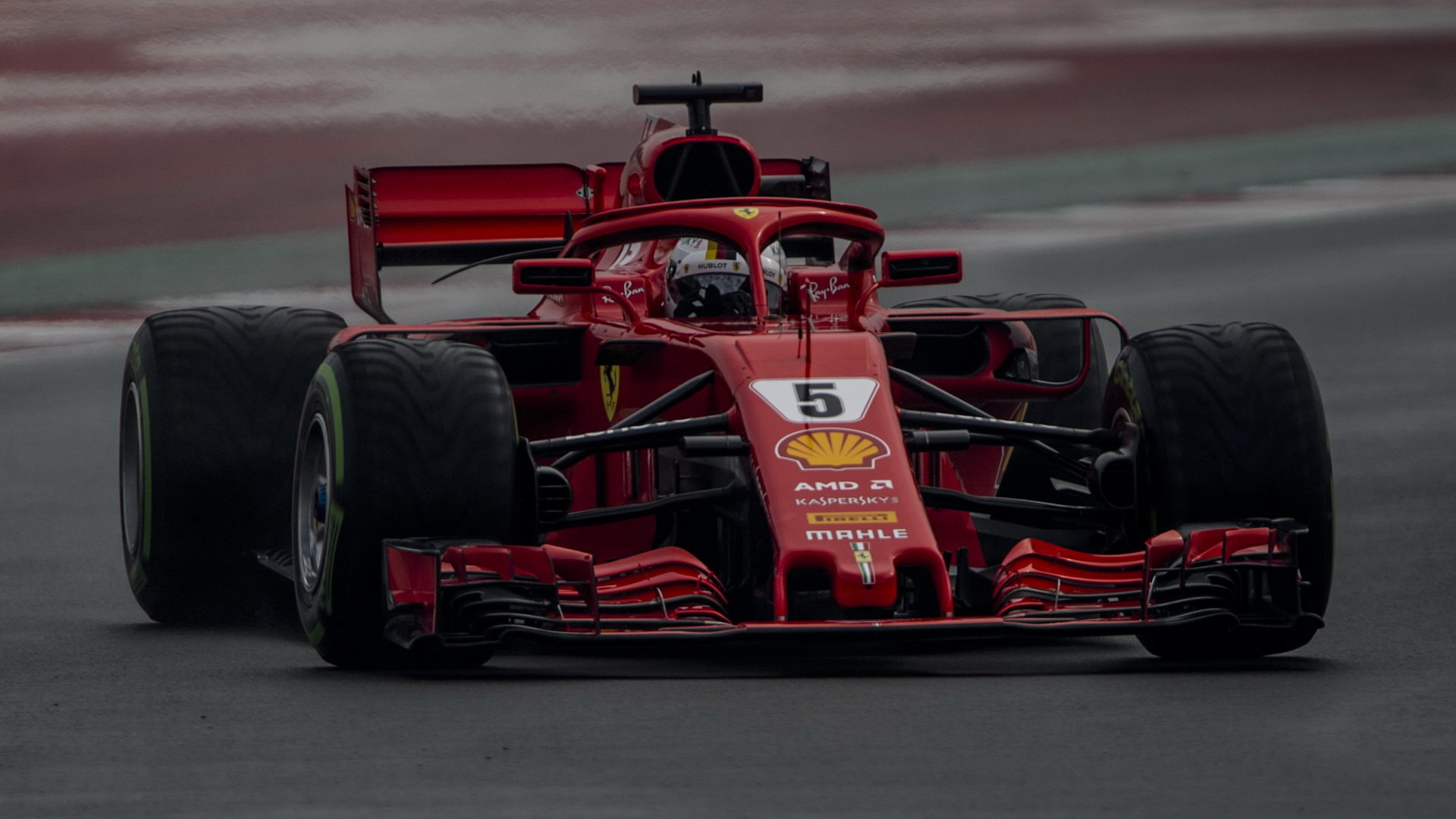 Sebastian Vettel v prvním dni testů v Barceloně