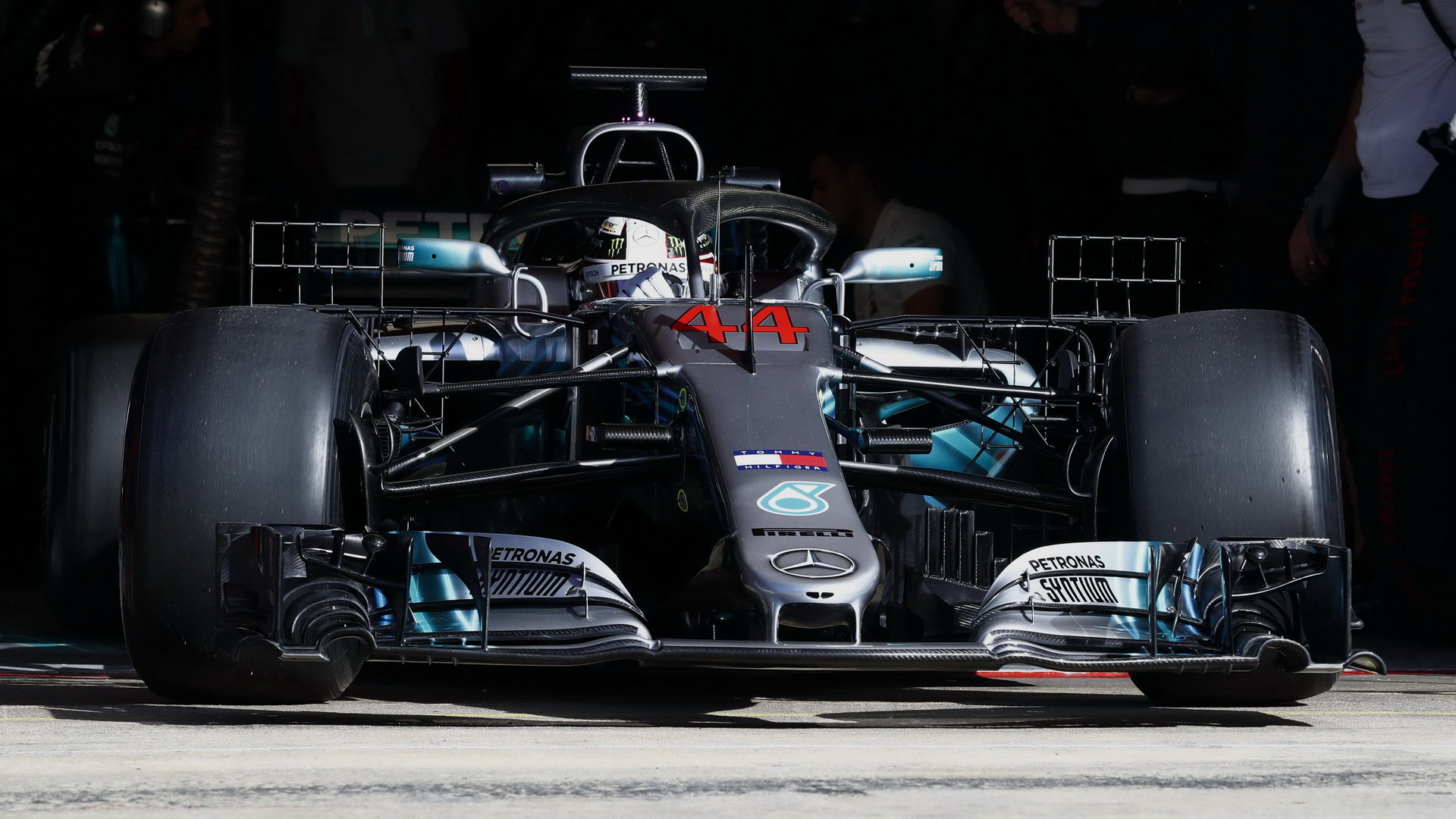 Hamilton se obává, že Mercedes nemusí mít v Monaku ani na Red Bull, ani na Ferrari