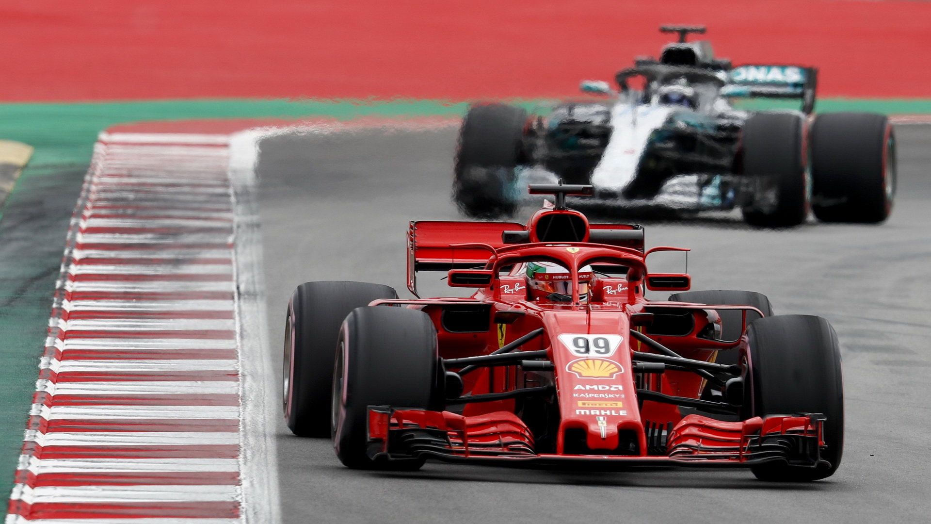 Ferrari už je v oblasti výkonu pohonné jednotky před Mercedesem