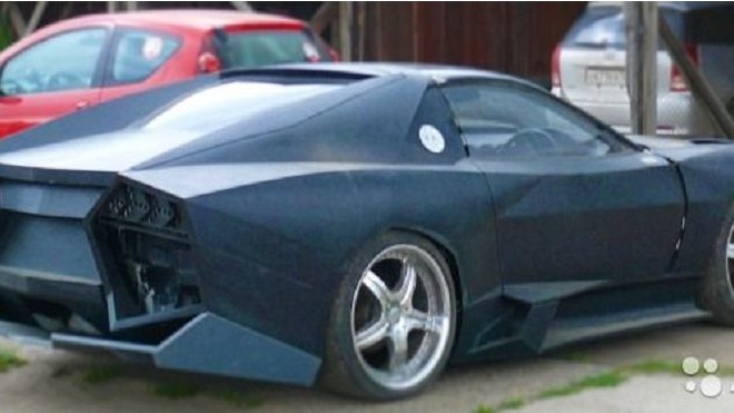 Starší Mitsubishi GTO se proměnilo v repliku Lamborghini Reventon