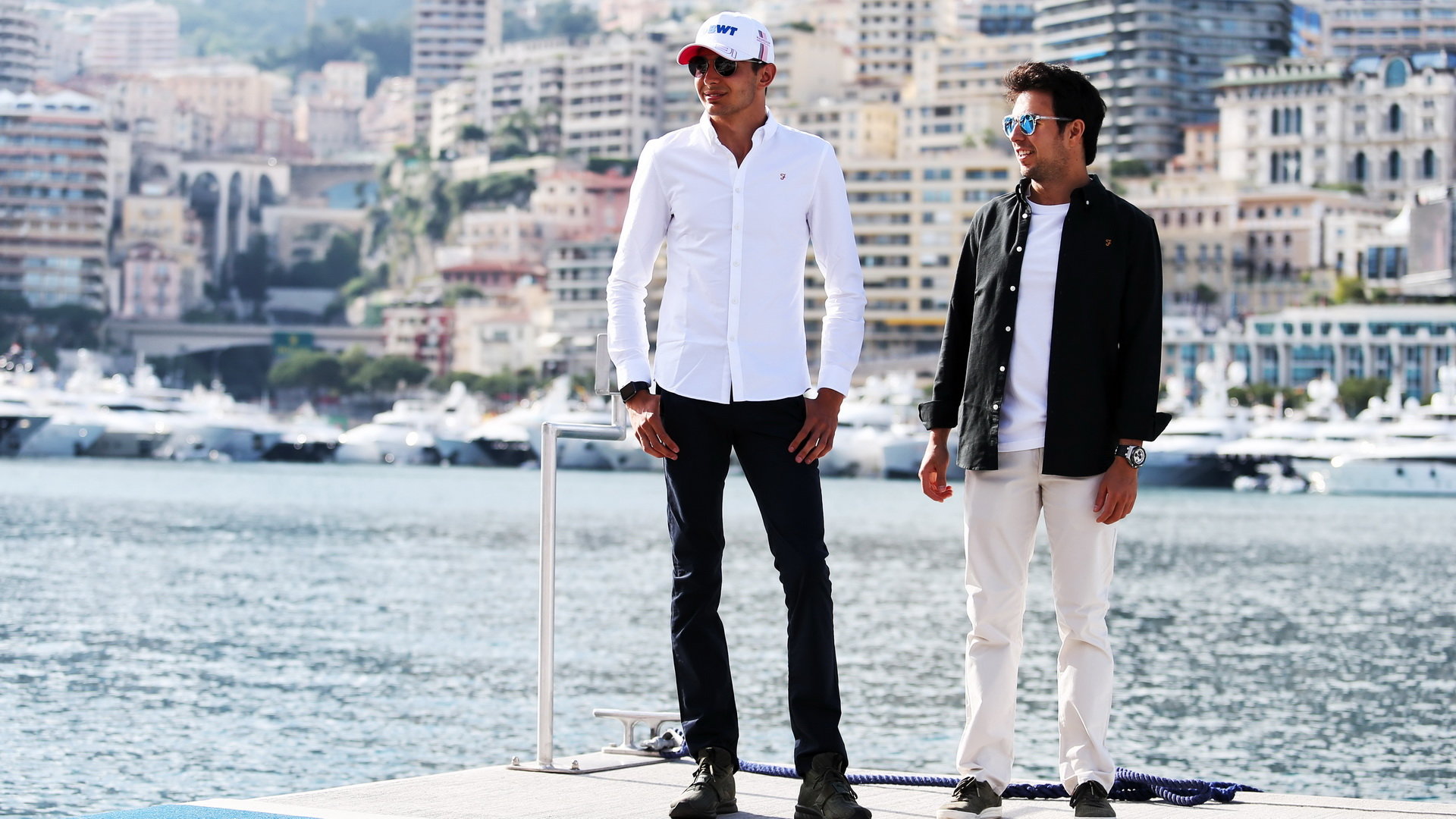 Esteban Ocon a Sergio Pérez v Monaku