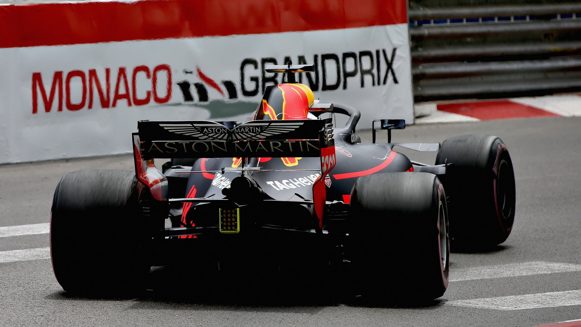 Daniel Ricciardo v tréninku v Monaku