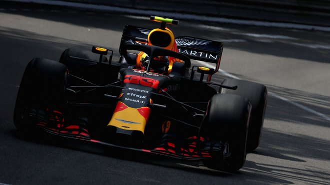 Max Verstappen v tréninku v Monaku
