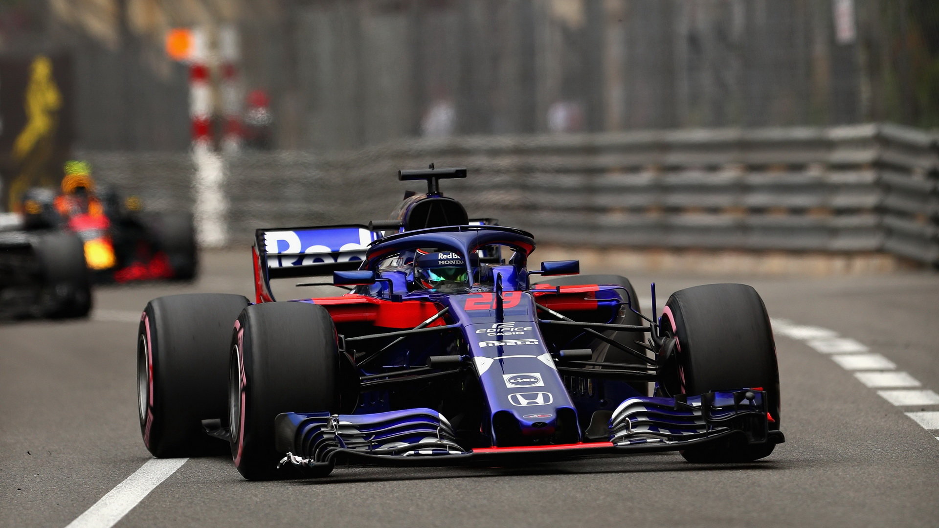 Brendon Hartley počas závodu v Monaku