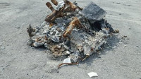 Požár udělal z Fordu GT jen hromádku popela