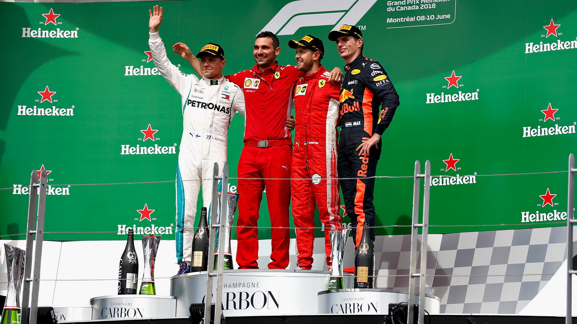 Stupně vítězů po Velké ceně Kanady: Vettel první, Bottas druhý, Hamilton schází