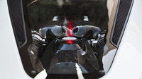 Lewis Hamilton vyvezl své nové Ferrari LaFerrari Aperta po Hollywoodu / Instagram: Eric Marin
