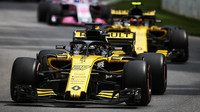 Nico Hülkenberg a Carlos Sainz v závodě v Kanadě