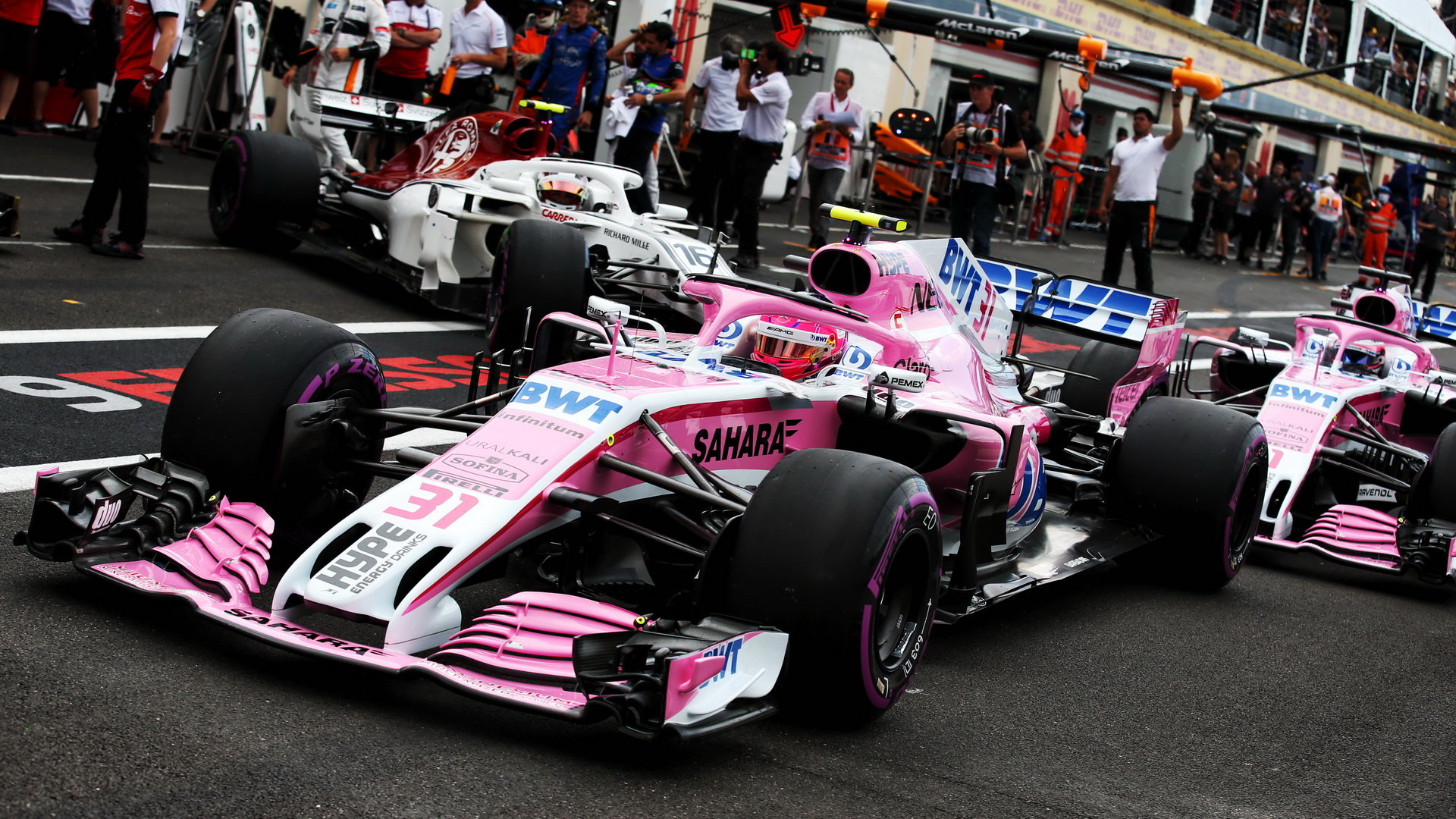 Esteban Ocon a Sergio Pérez se připravují na kvalifikaci ve Francii