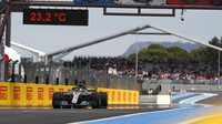 Lewis Hamilton v kvalifikaci ve Francii