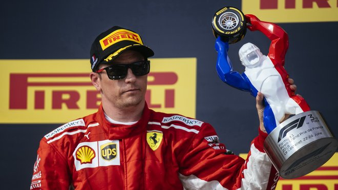 Kimi Räikkönen se podle Jacquese Villeneuva stal v Silverstone další obětí nekonzistentních komisařů
