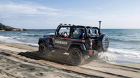 Italští Karabiniéři dostali služební Jeep Wrangler, se kterým budou k vidění i na plážích v Rimini