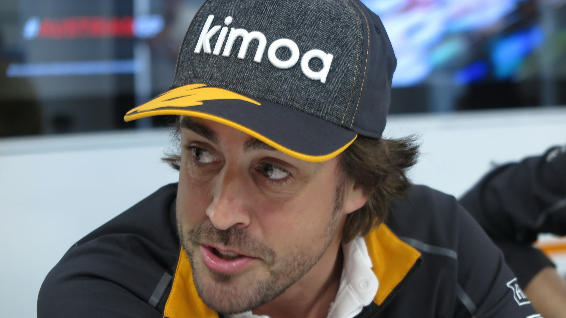 Fernano Alonso McLaren hájí