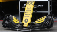 Detail předního křídla vozu Renault v Rakousku