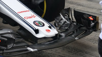 Detail předního křídla vozu Sauber v Rakousku