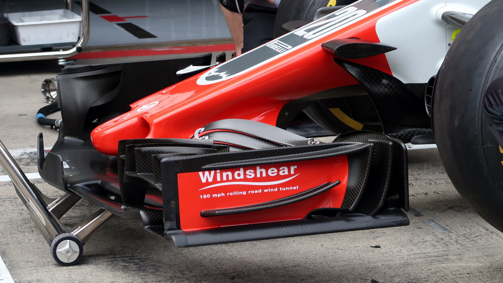 Detail předního křídla vozu Haas v Rakousku