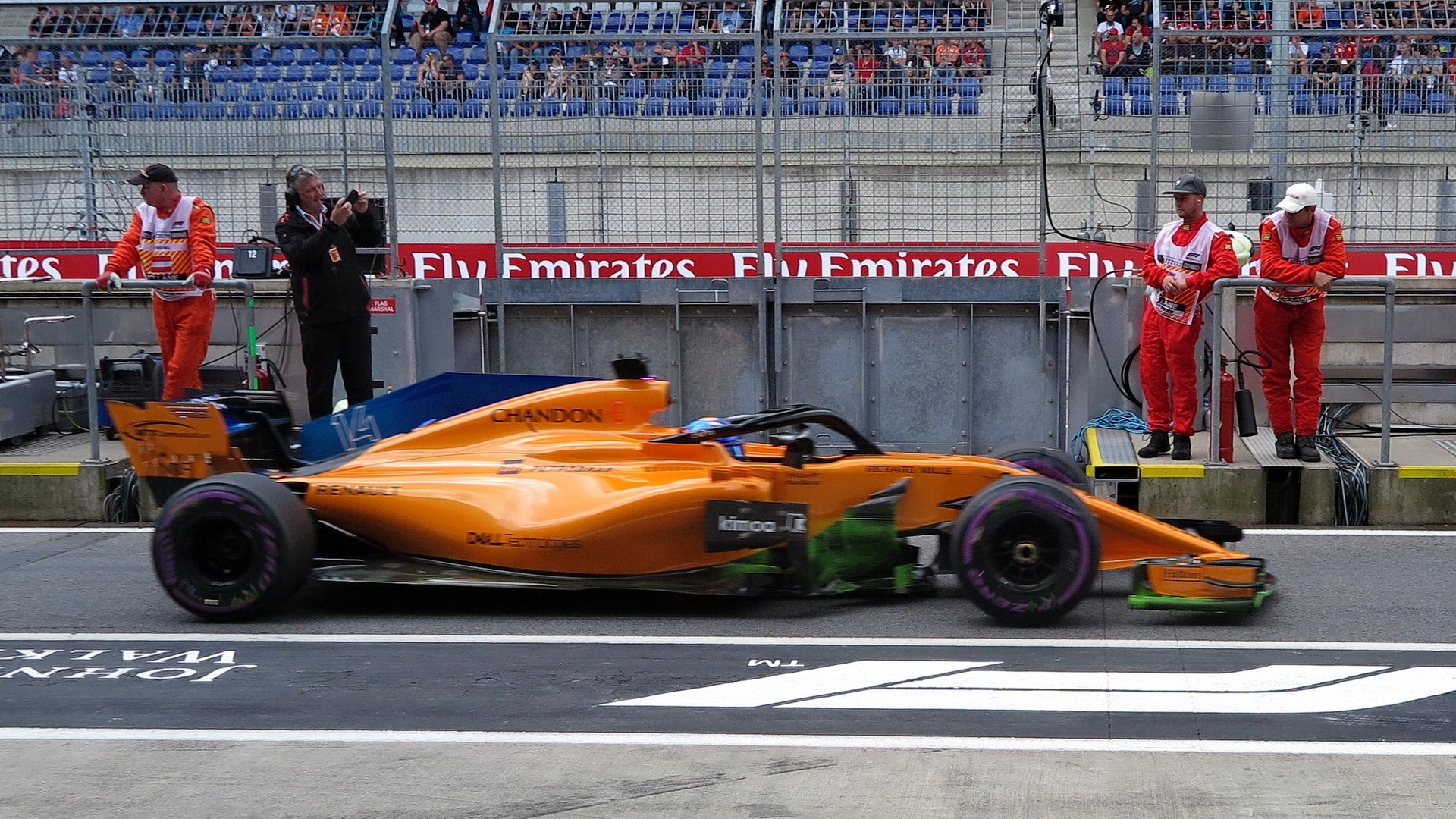 Fernando Alonso v 1. tréninku