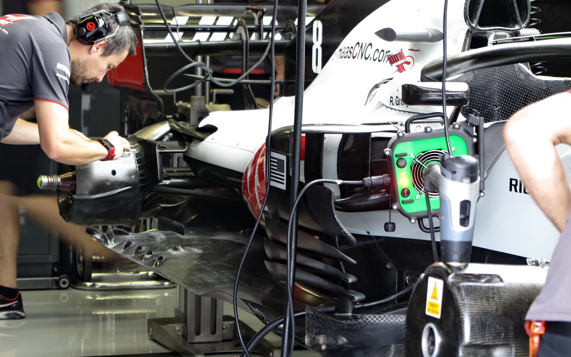 Detail vozu Haas v 1.tréninku v Rakousku