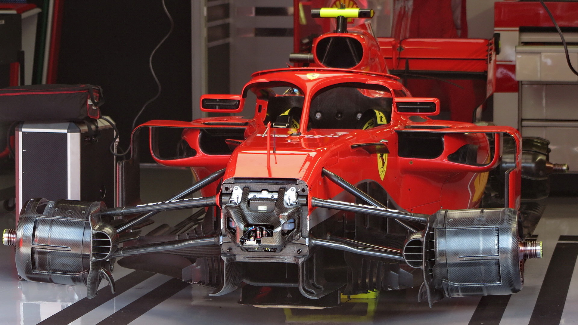Odstrojená přední část vozu Ferrari SF71H