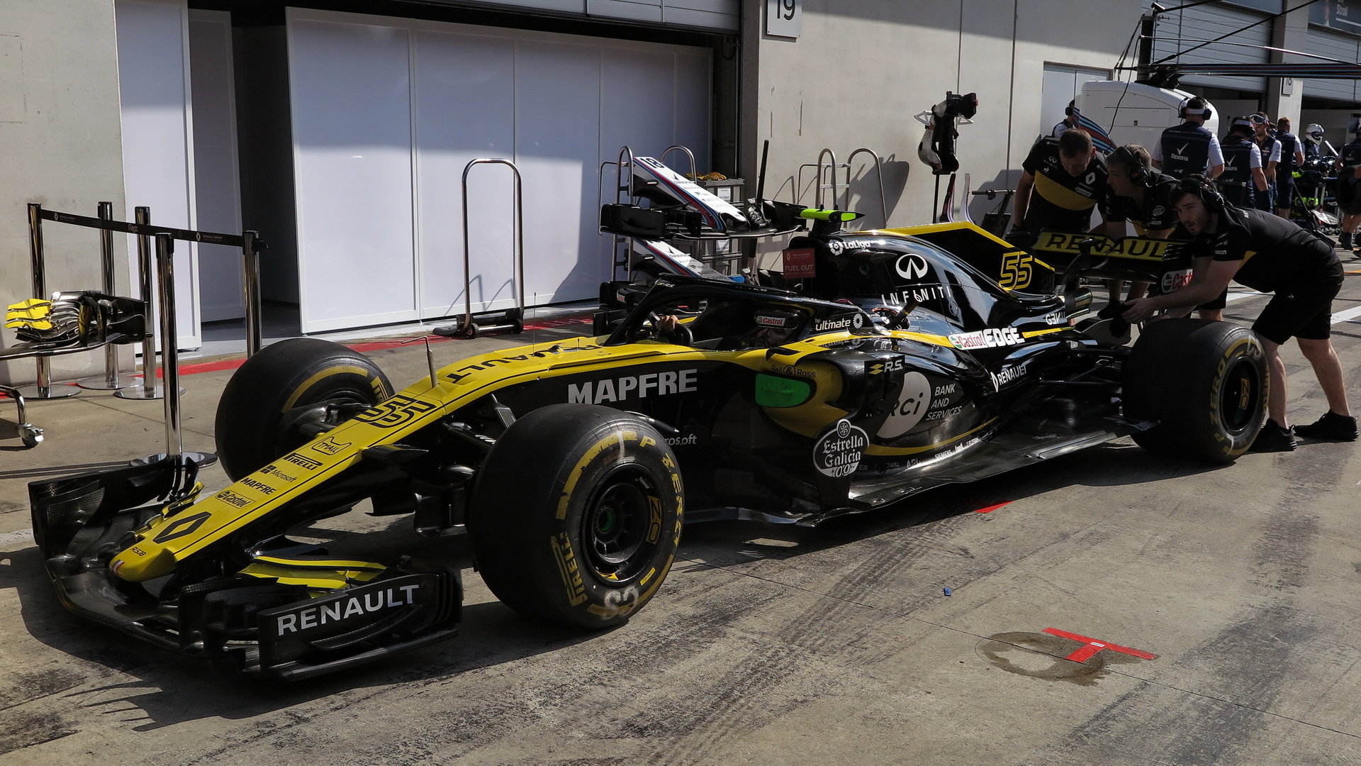 Renault postoupil s oběma vozy do Q3