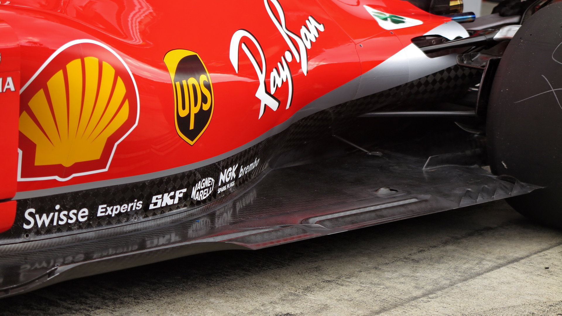 Detal vozu Ferrari při 3. sobotním tréninku v Rakousku