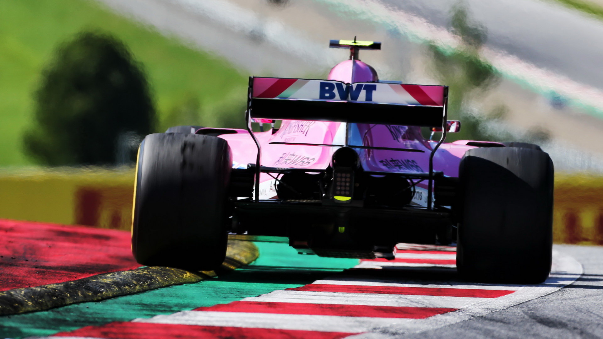 Esteban Ocon v závodě v Rakousku