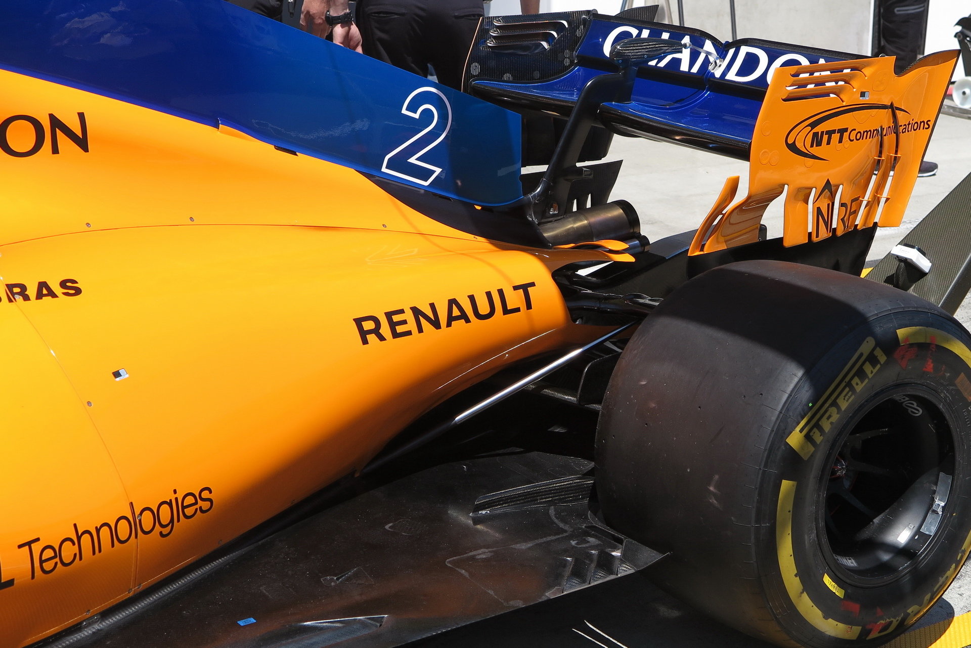 Detail podlahy McLarenu MCL33 v Rakousku