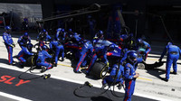 Pierre Gasly v závodě v Silverstone