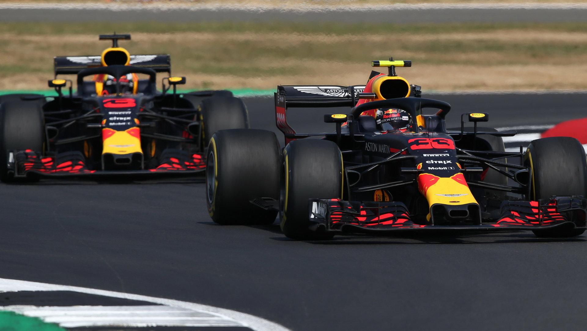 I když se s týmovým kolegou obírají o body, tak Ricciardo stále věří, že bude mít šanci se poprat o letošní titul
