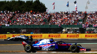 Pierre Gasly v závodě v Silverstone