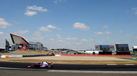 Pierre Gasly v závodě v Silverstone