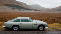 Aston Martin DB5 se stal díky bondovkám jedním z nejikoničtějších automobilů světa