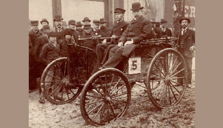Automobil Duryea na startu závodu Chicago Times-Herald, 28. listopadu 1895