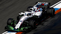 Lance Stroll a Flow-vis na jeho voze v tréninku v Německu