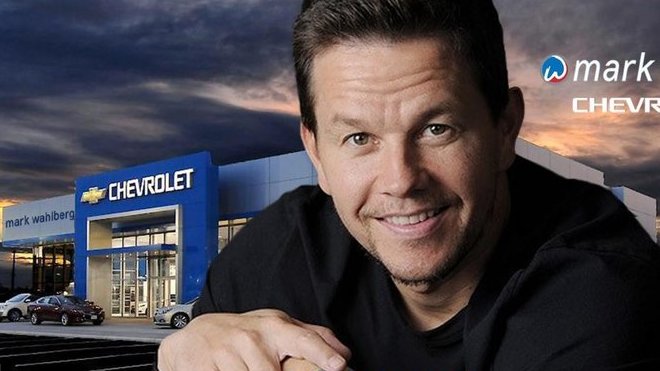 Herec Mark Wahlberg se pustil do prodeje automobilů Chevrolet