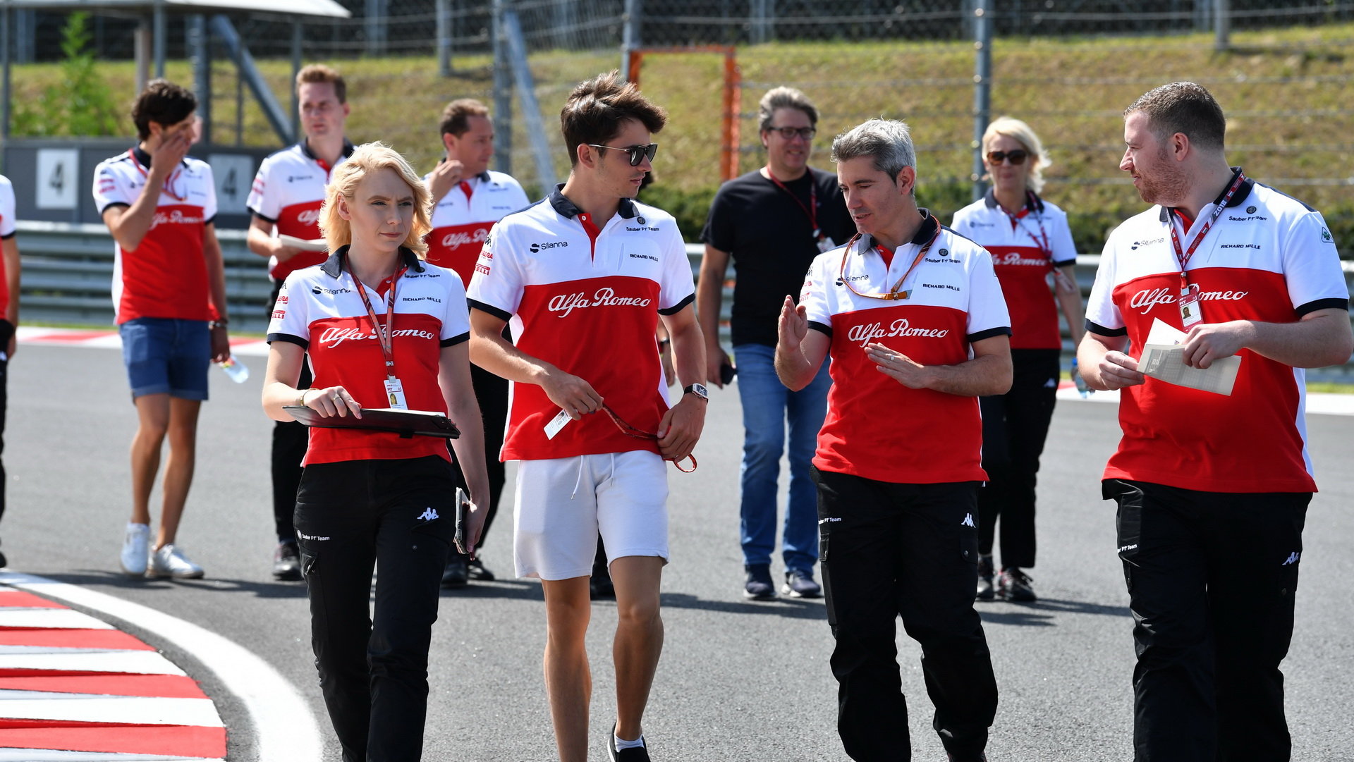 Charles Leclerc se seznamuje s tratí v Maďarsku