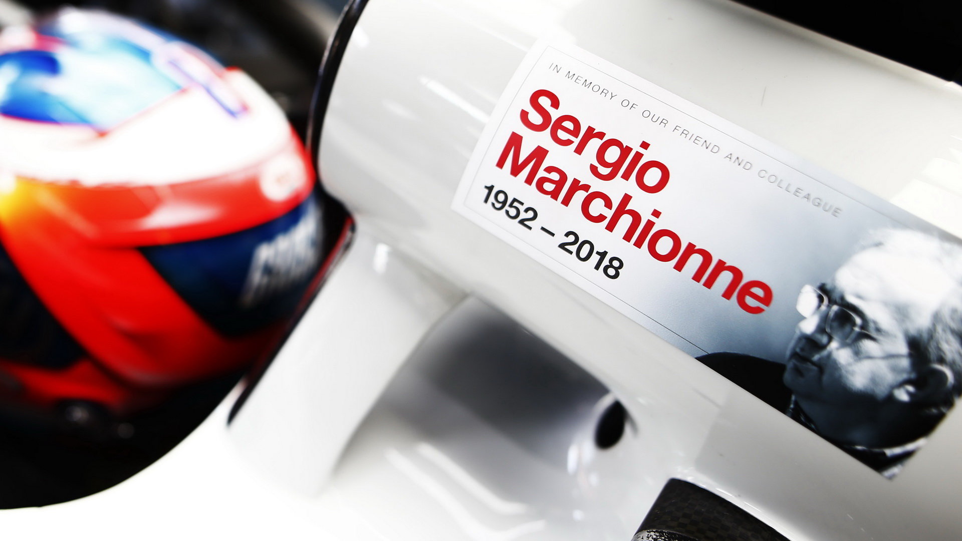 Romain Grosjean a vzpomínka na Sergio Marchionneho na jeho voze v tréninku v Maďarsku