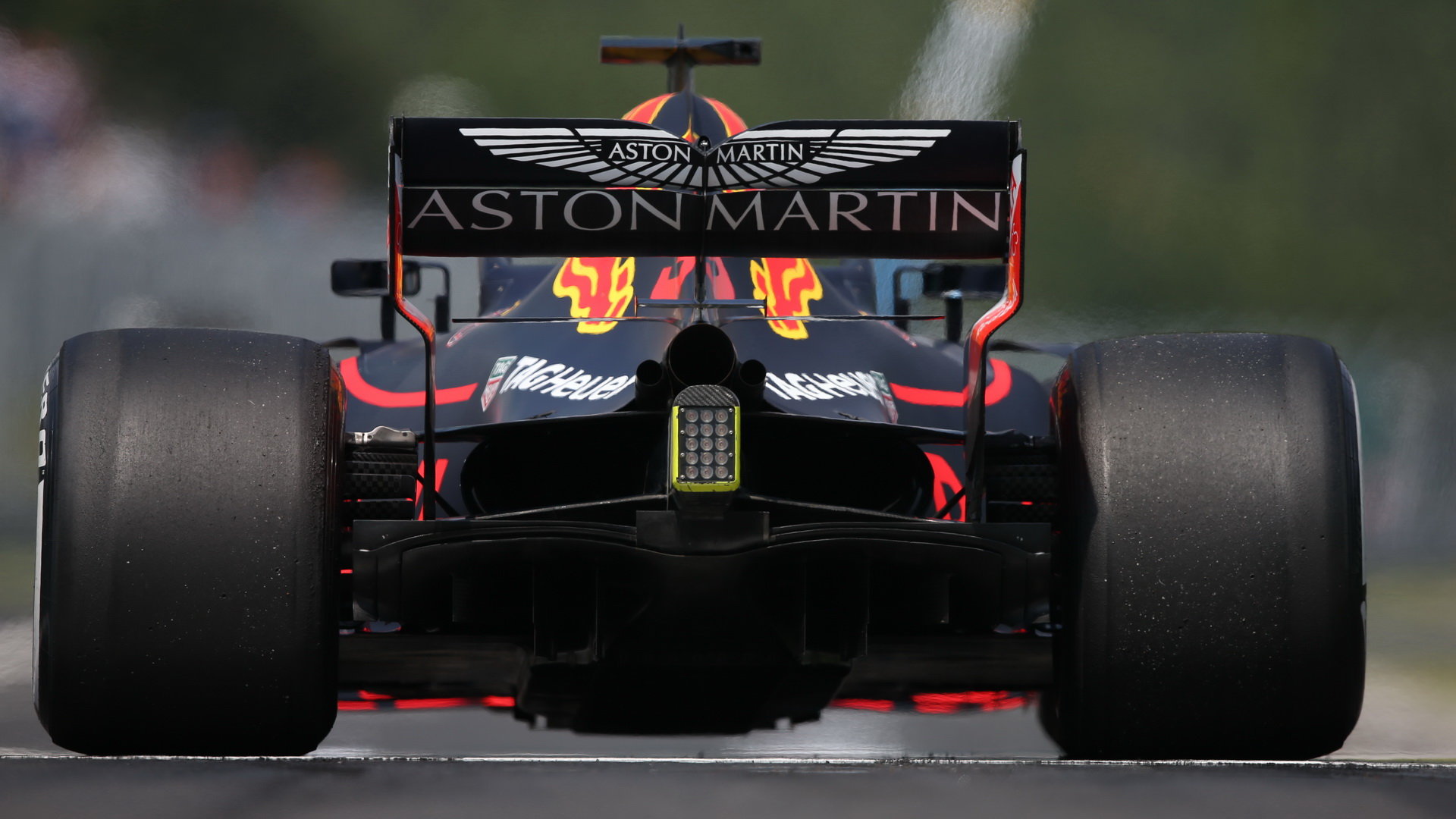 Daniel Ricciardo i přes propad na 16. místo v 2. kole projel cílem jako čtvrtý
