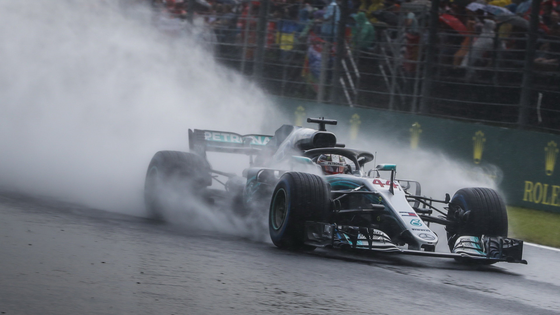 Lewis Hamilton za deštivé kvalifikace v Maďarsku
