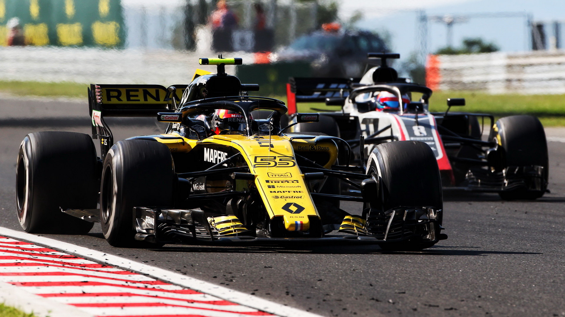 Renault by se měl ve zbylých 8 závodech už obejít bez penalizací - ubrání svou čtvrtou pozici před Haasem?