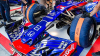 Přední křídlo vozu Toro Rosso v kvalifikaci v Maďarsku