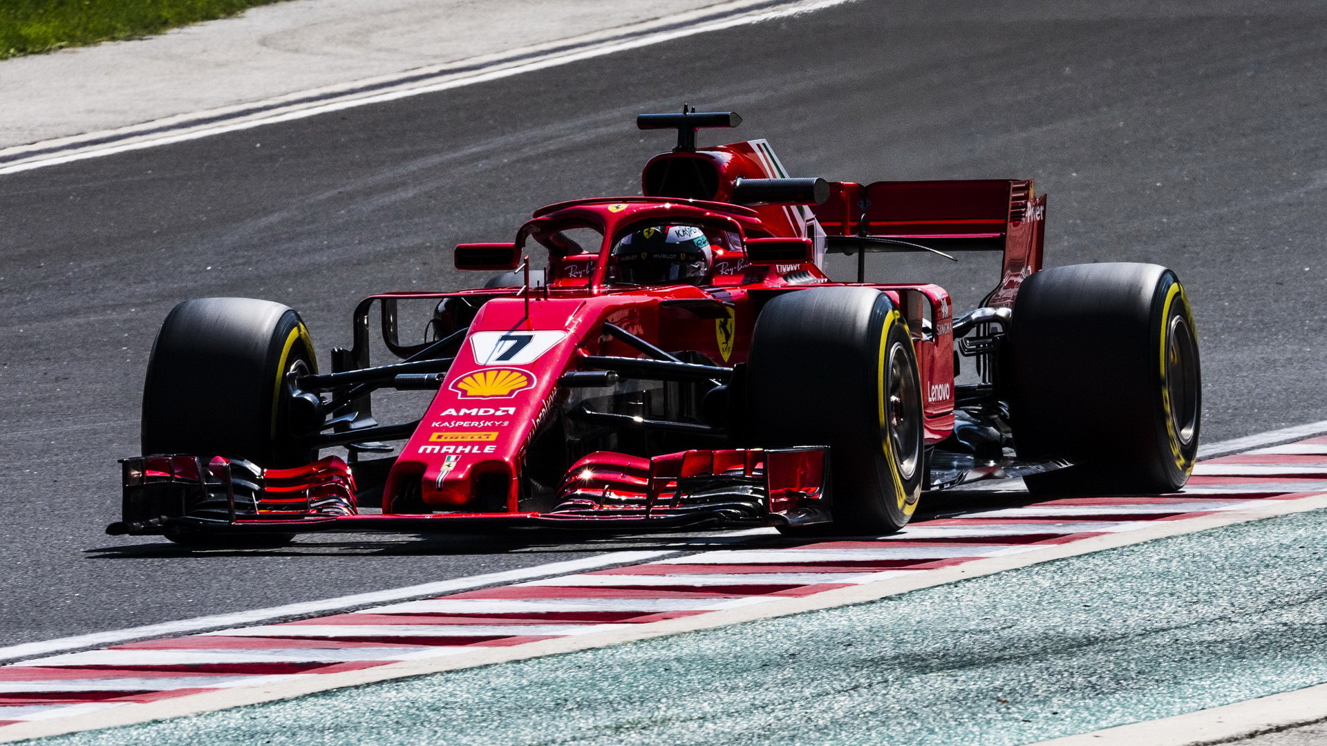 Kimi Räikkönen při sezónních testech v Maďarsku