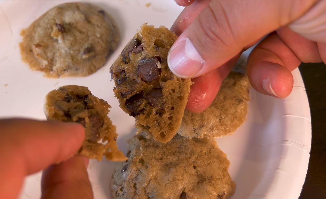 Experiment webu AutoBlog ověřoval, zda se dají za čelním sklem upéct domácí sušenky