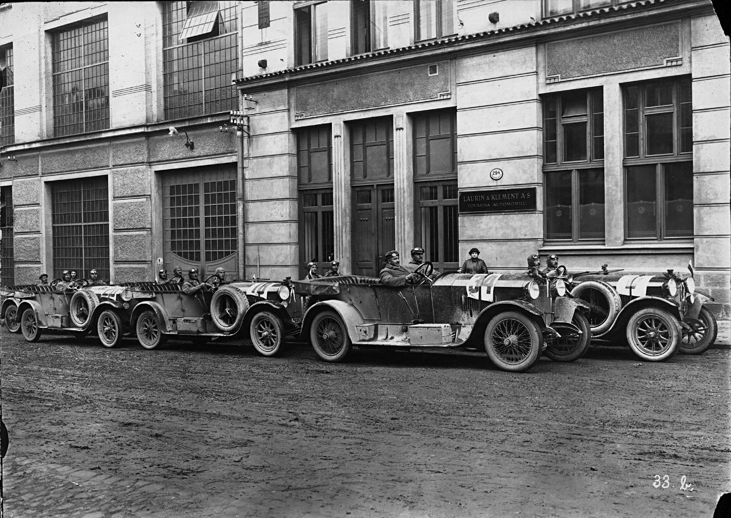 Tým Laurin &amp; Klement v čele s legendárním závodníkem Sašou Kolowratem-Krakowským demonstroval kvality mladoboleslavské produkce například při Jízdě spolehlivosti (1922).