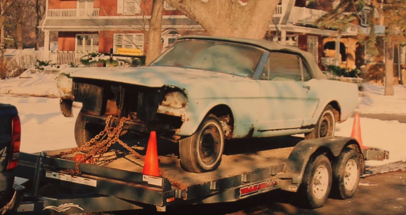 První prodaný Mustang byl dlouhou dobu zavřený v garáži, místo do šrotu ale nakonec zamířil na renovaci a ta se nyní majitelům skutečně vyplácí