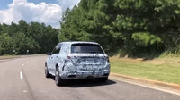 Prototyp Mercedesu GLE poodhaluje svou techniku