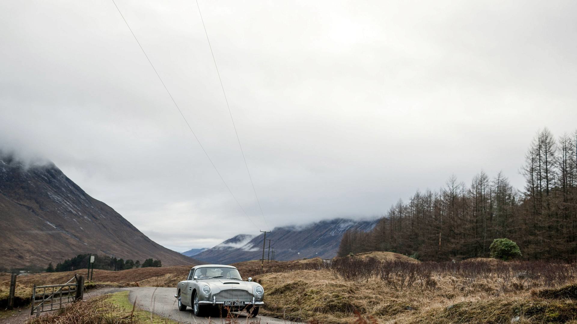 Aston Martin chystá obnovenou výrobu 25 modelů DB5 s výbavou ve stylu Jamese Bonda